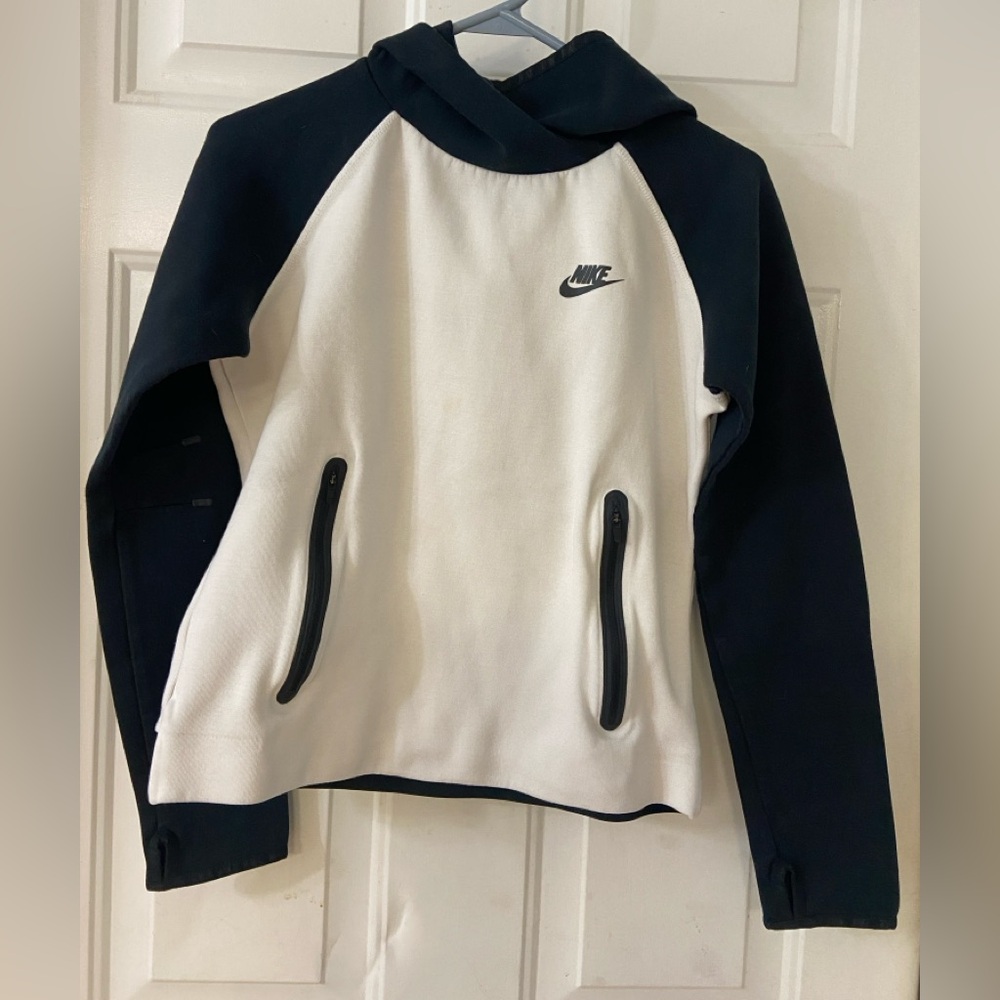 Nike Black and White Kids Hoodie Pull-Over